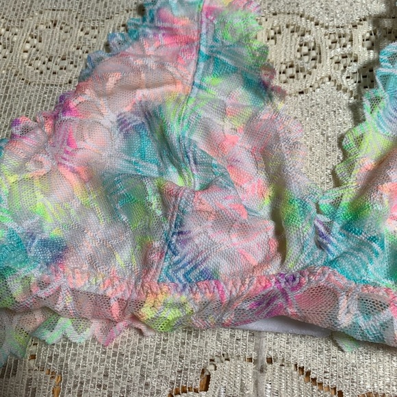 Victoria Secret Women’s Multicolor Lace Halter Bralette Size Medium - Picture 2 of 10